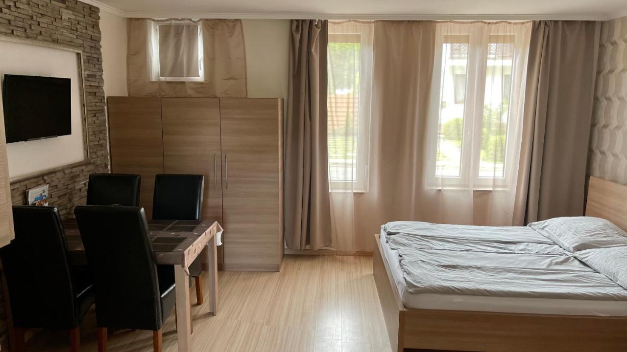 Gyula Var Premium Apartman מראה חיצוני תמונה