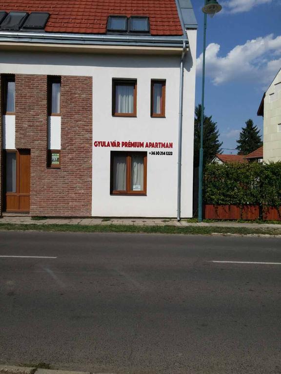 Gyula Var Premium Apartman מראה חיצוני תמונה